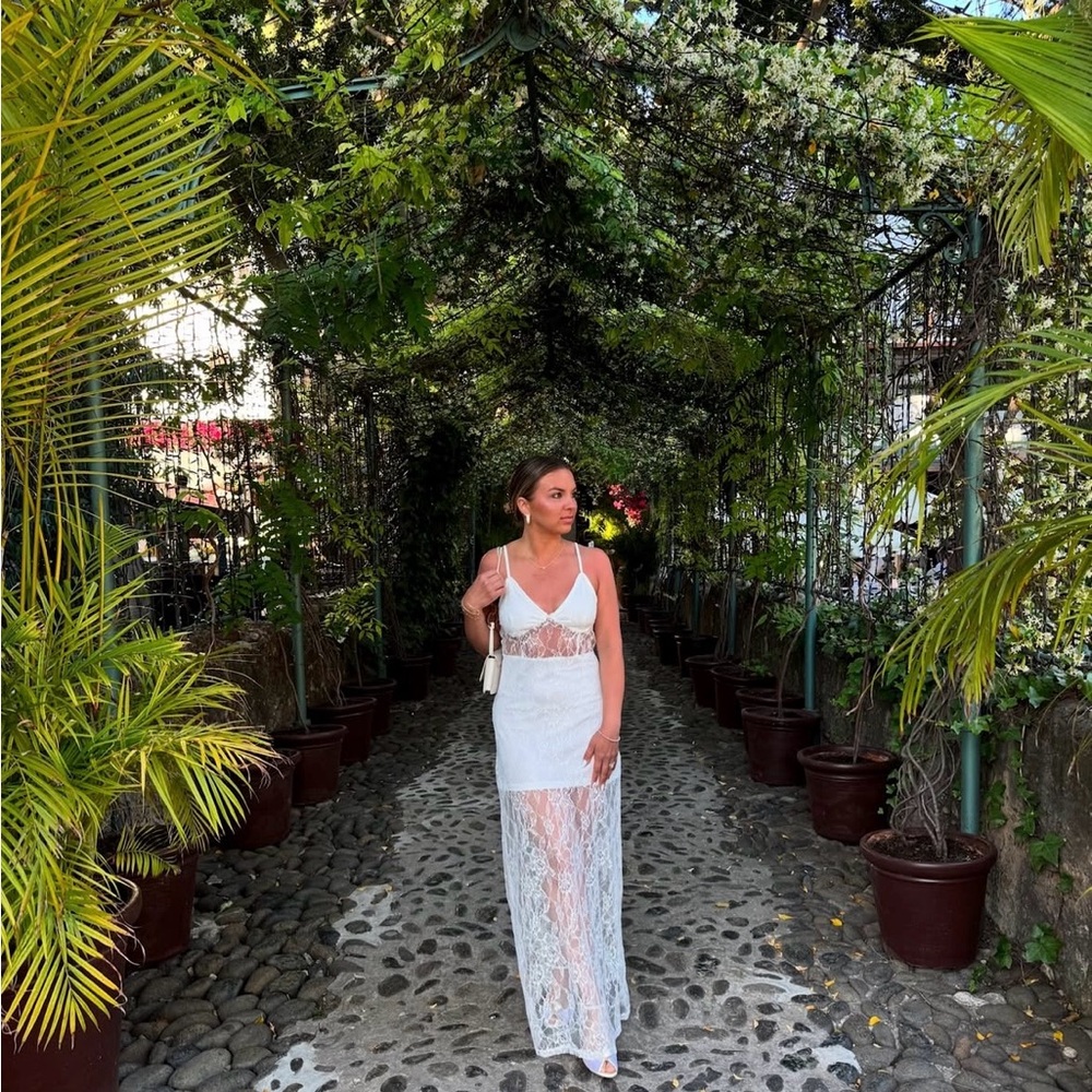 Elegant White Lace Dress